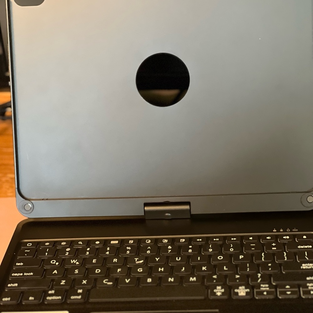 Wireless Keyboard for IPad Pro 12.9” - Picture 3 of 8